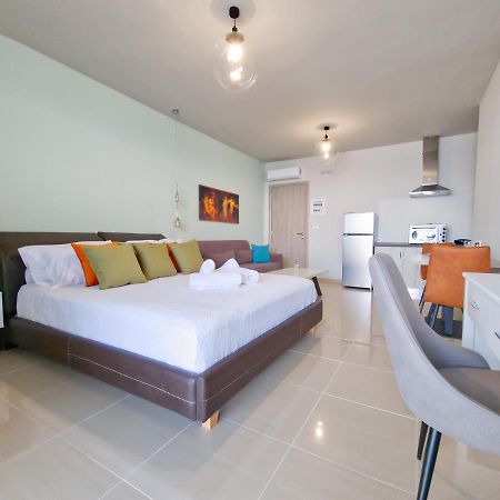 Epipleon Luxury Suites -105- Δωμάτιο 35Τμ Με Βεράντα 35Τμ Μπροστά Στη Θάλασσα นาฟปาคตอส ภายนอก รูปภาพ