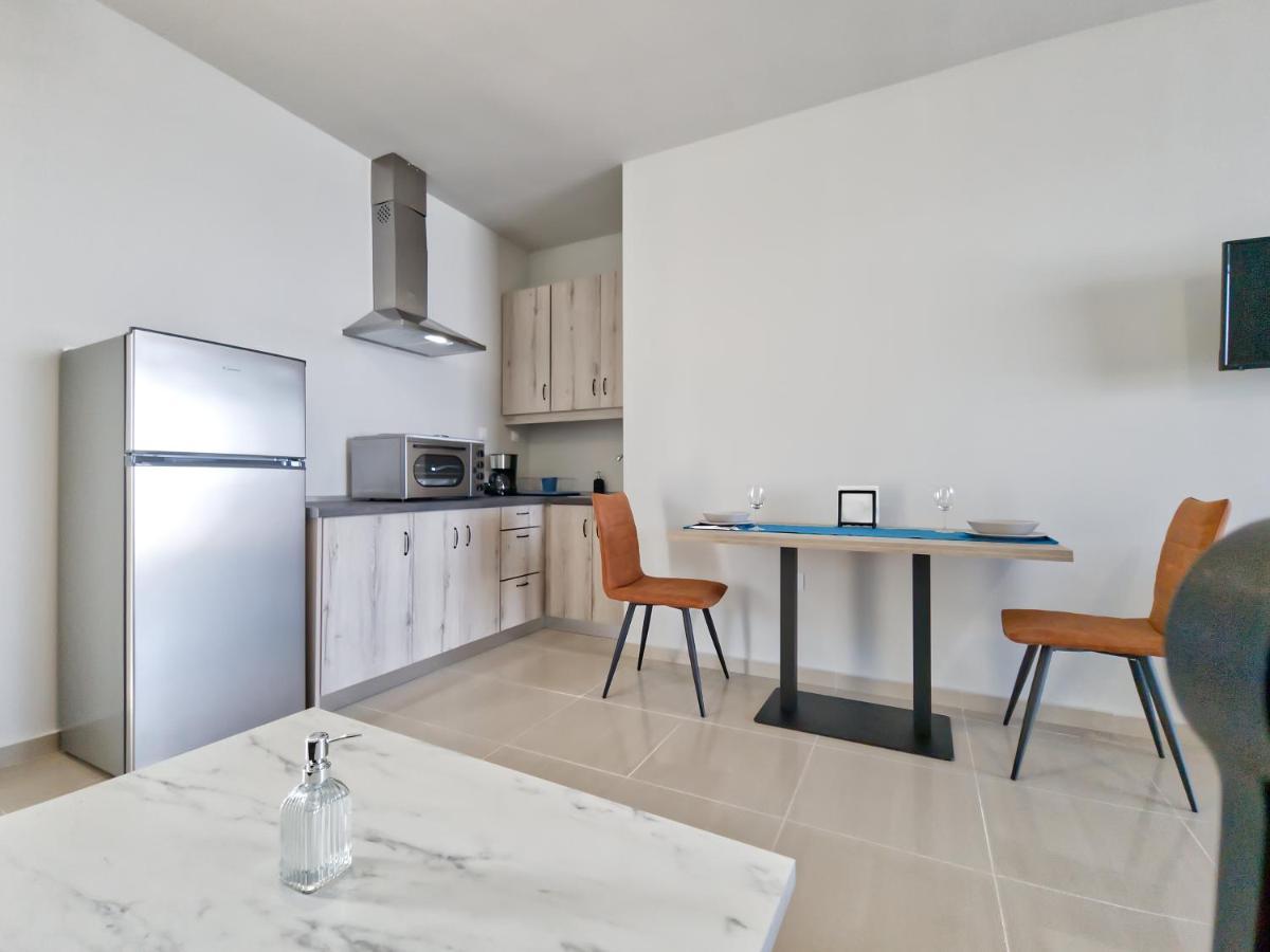 Epipleon Luxury Suites -105- Δωμάτιο 35Τμ Με Βεράντα 35Τμ Μπροστά Στη Θάλασσα นาฟปาคตอส ภายนอก รูปภาพ