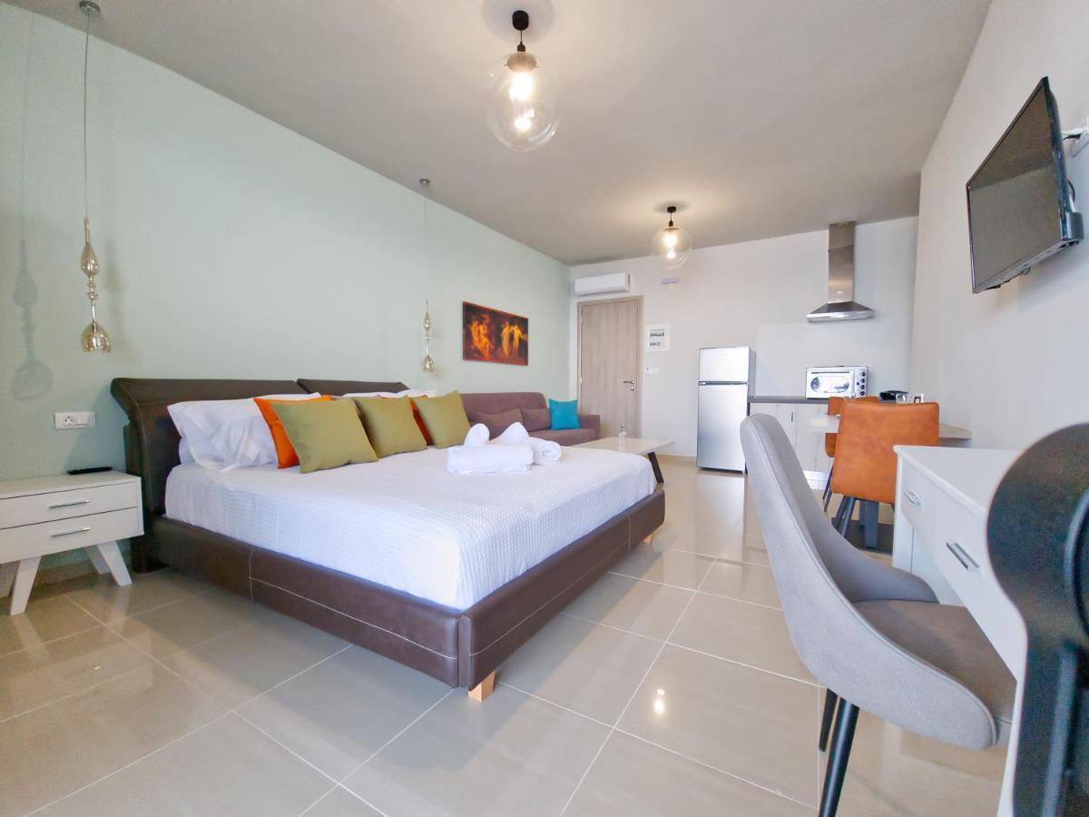 Epipleon Luxury Suites -105- Δωμάτιο 35Τμ Με Βεράντα 35Τμ Μπροστά Στη Θάλασσα นาฟปาคตอส ภายนอก รูปภาพ