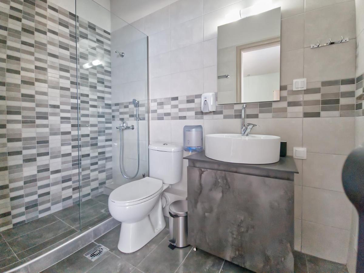 Epipleon Luxury Suites -105- Δωμάτιο 35Τμ Με Βεράντα 35Τμ Μπροστά Στη Θάλασσα นาฟปาคตอส ภายนอก รูปภาพ