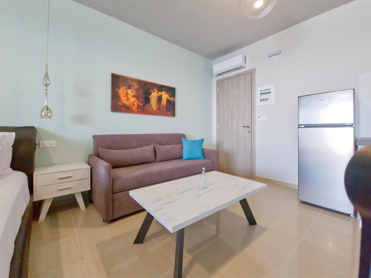 Epipleon Luxury Suites -105- Δωμάτιο 35Τμ Με Βεράντα 35Τμ Μπροστά Στη Θάλασσα นาฟปาคตอส ภายนอก รูปภาพ