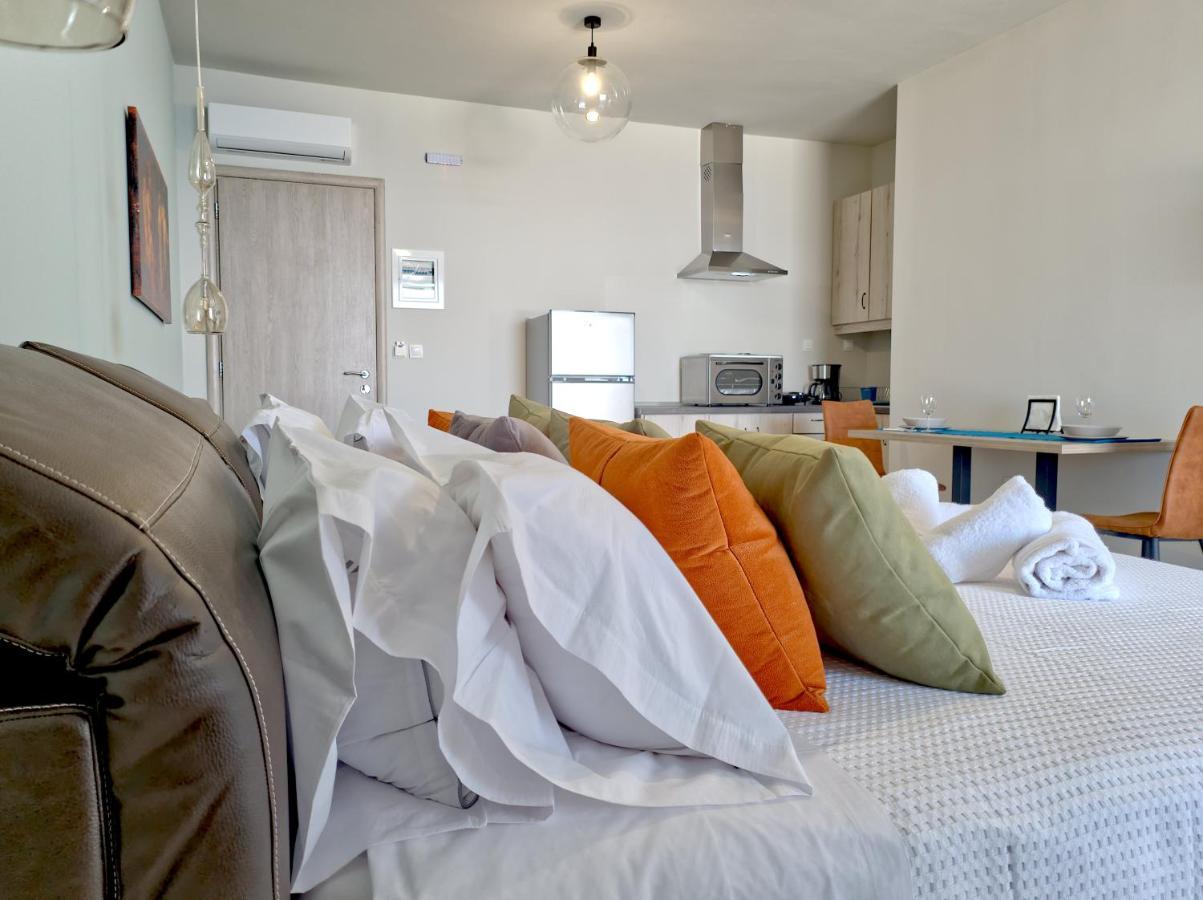Epipleon Luxury Suites -105- Δωμάτιο 35Τμ Με Βεράντα 35Τμ Μπροστά Στη Θάλασσα นาฟปาคตอส ภายนอก รูปภาพ