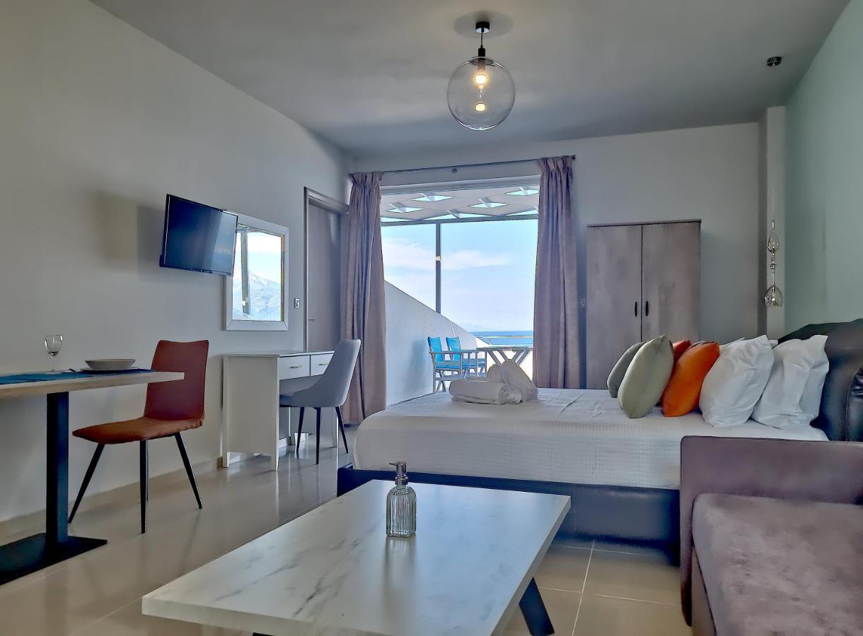 Epipleon Luxury Suites -105- Δωμάτιο 35Τμ Με Βεράντα 35Τμ Μπροστά Στη Θάλασσα นาฟปาคตอส ภายนอก รูปภาพ